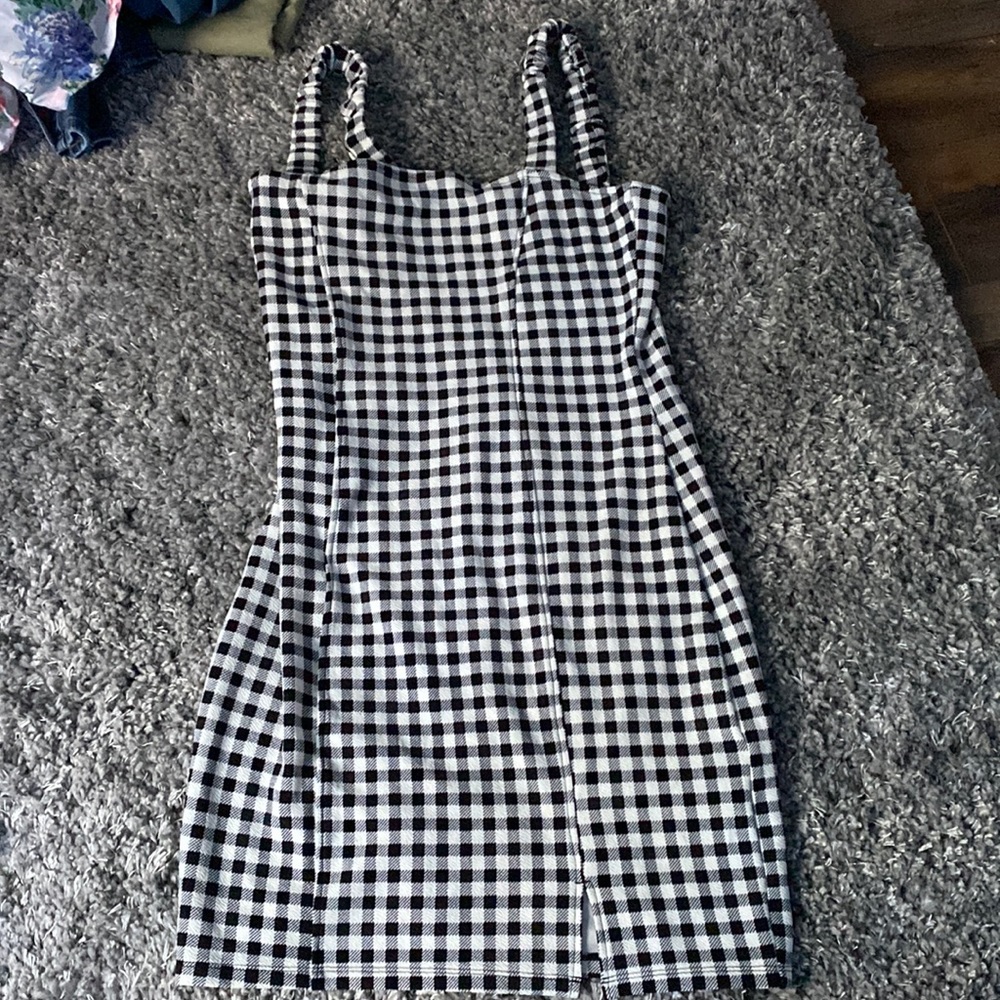 H&M. Size M Gingham body con dress